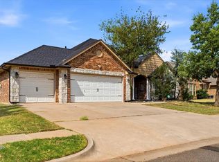 16305 Petaluma Pl, Edmond, OK 73013