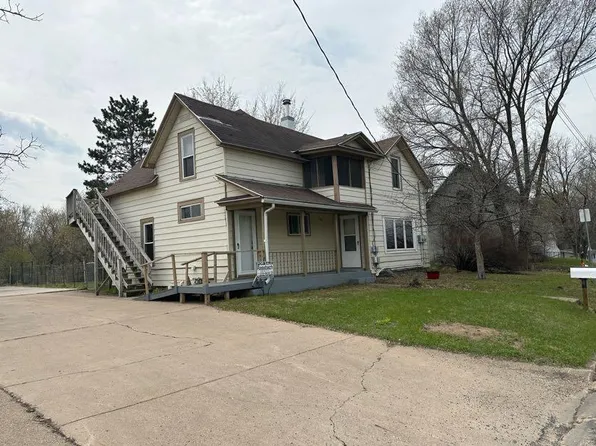 306 18th Ave E, Menomonie, WI 54751