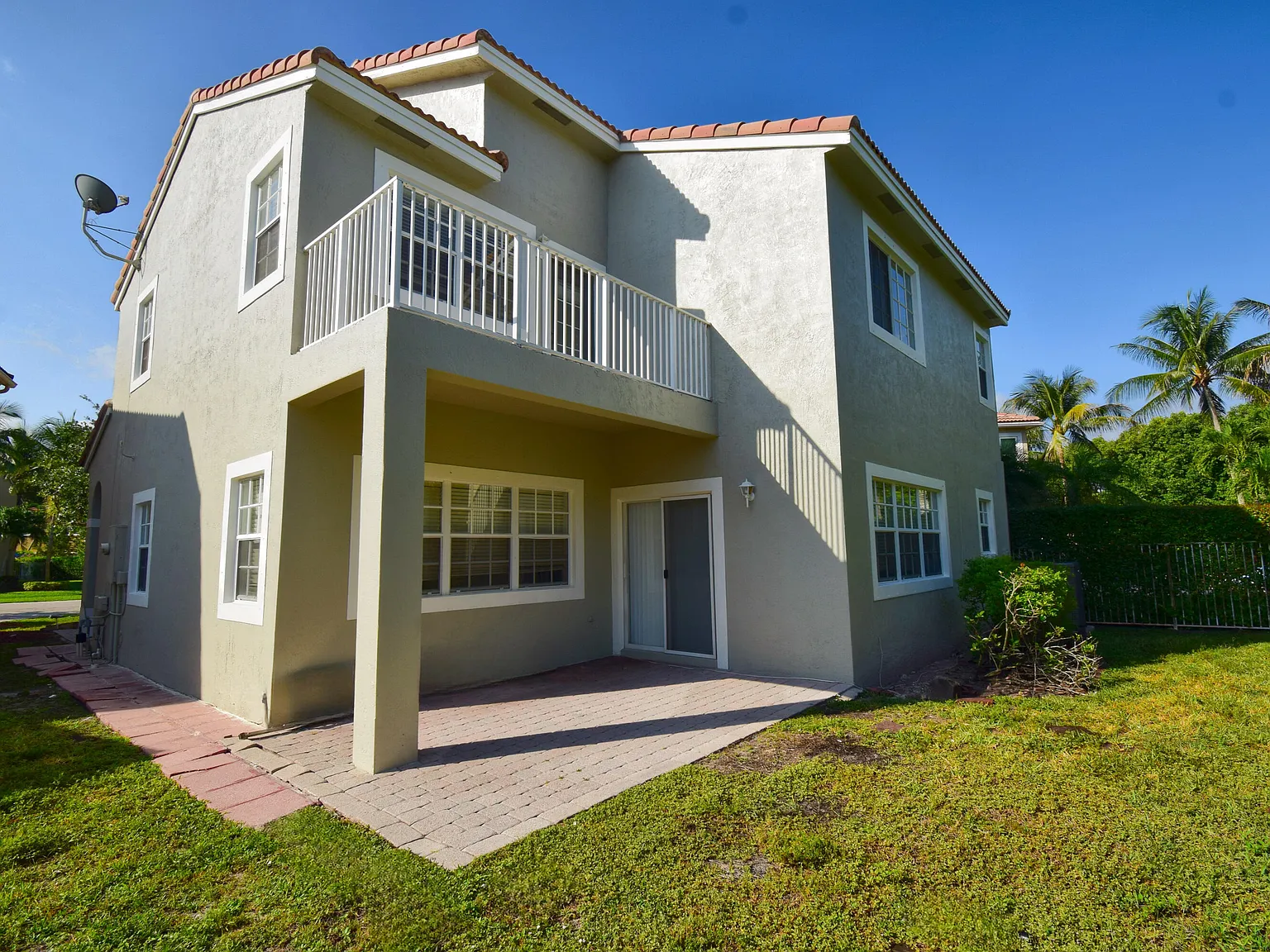 4 bed, 3.0 bath, 2512 sqft, $4,500 — Photo 3