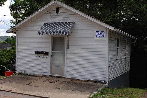 118 Franklin Ave Photo 1