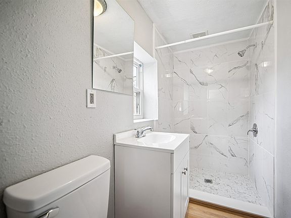 5th image of 2400 45th St