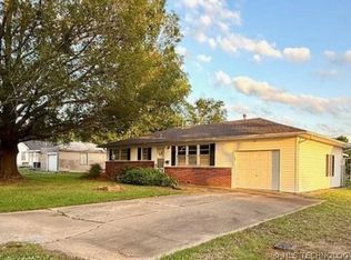 1714 E 11th St, Okmulgee, OK 74447