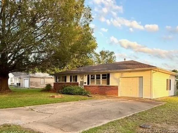 1714 E 11th St, Okmulgee, OK 74447