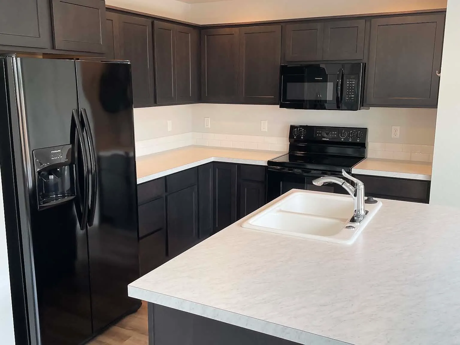 3 bed, 2.5 bath, 1470 sqft, $2,225 — Photo 4