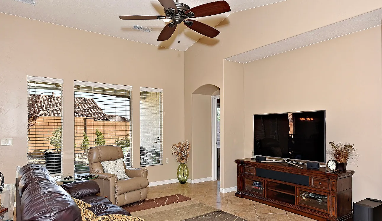 2 bed, 1583 sqft, $2,300 — Photo 2