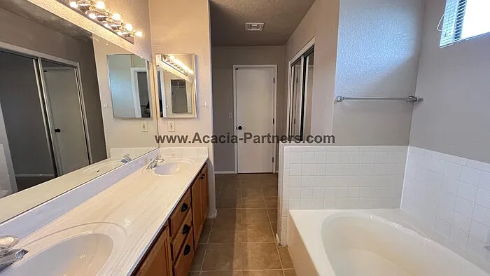 426 S Ridgefield Ave — Photo 19