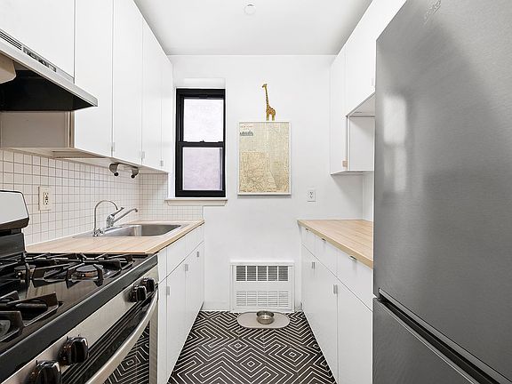 5th image of 211 W 144th St #4A