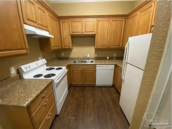 7071 Lake Joanne Dr — Photo 2