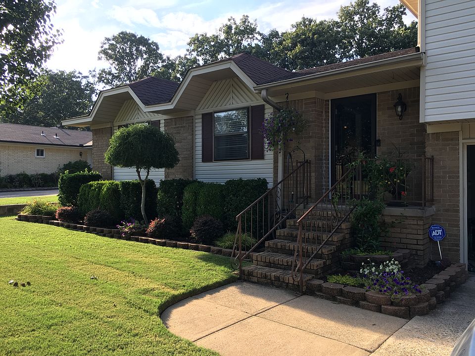 2nd image of 1216 Dyson Dr