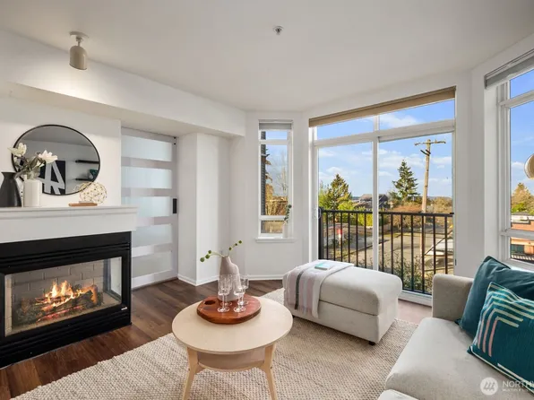 7116 Greenwood Avenue N #305, Seattle, WA 98103