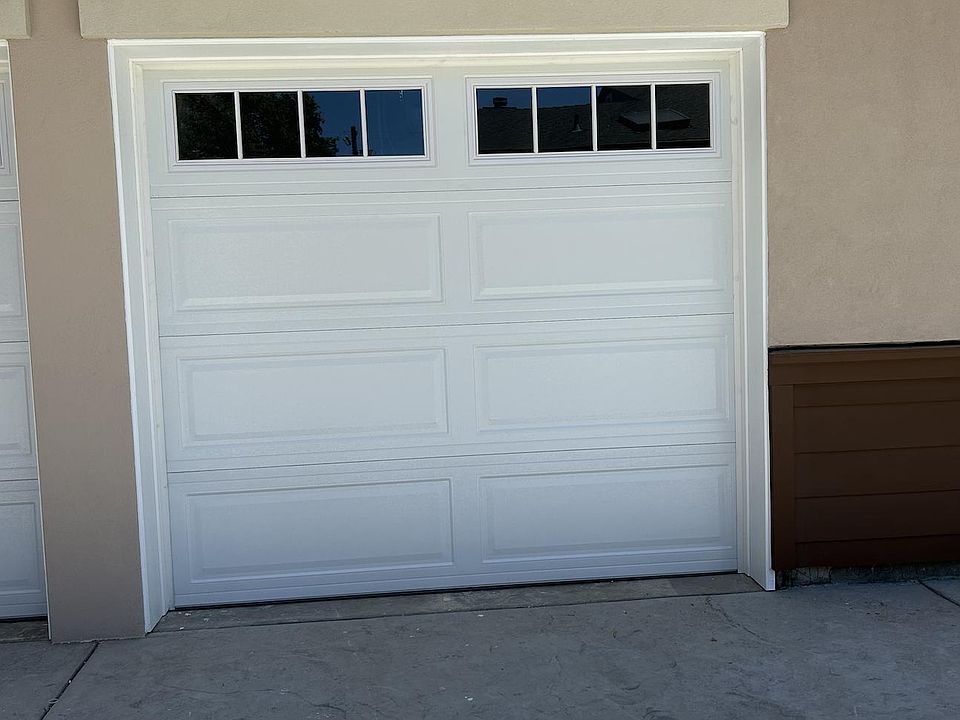 One car Garage (other parking space is uncovered and right next to house)