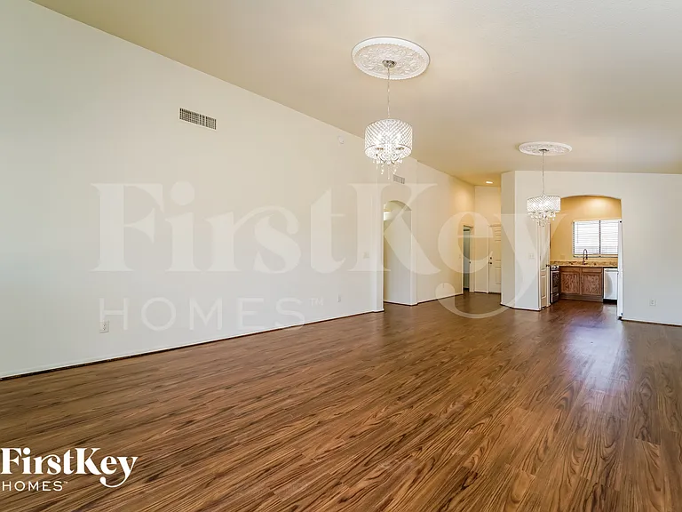 7826 N Sun Flair Dr — Photo 4