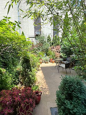 3rd image of 119 W 75th St #1R