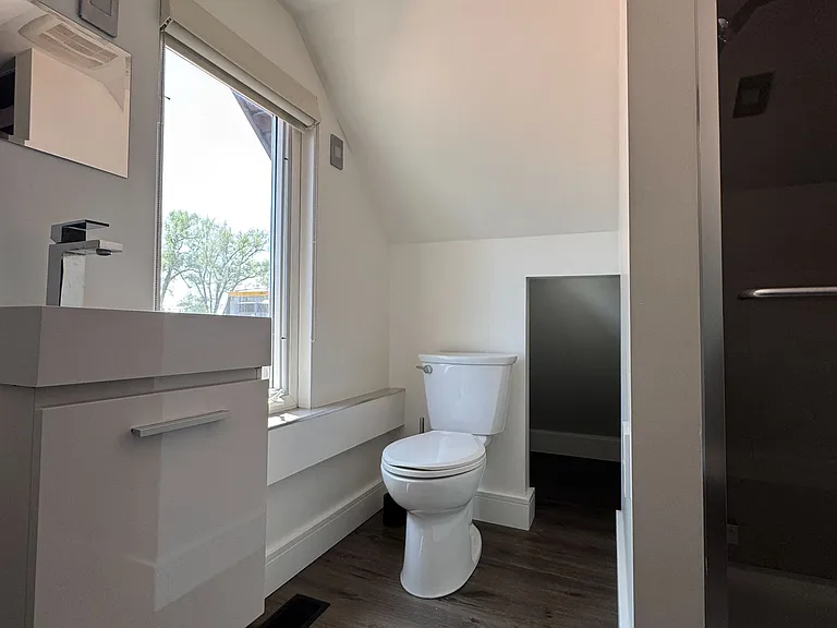 37 White Ave — Photo 13