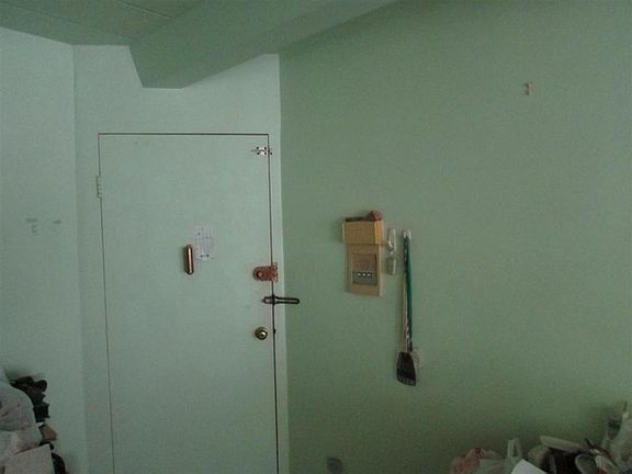 4th image of 1922 W Hood Ave APT 4A