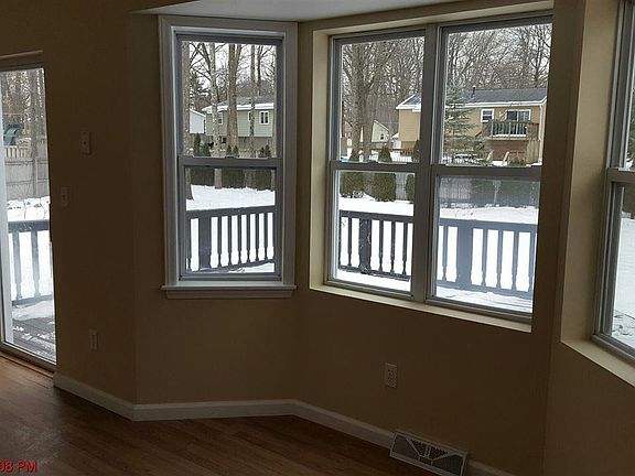 4th image of 11 David Ln