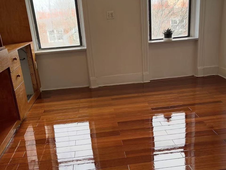 1st image of 185 Menahan St APT 3R