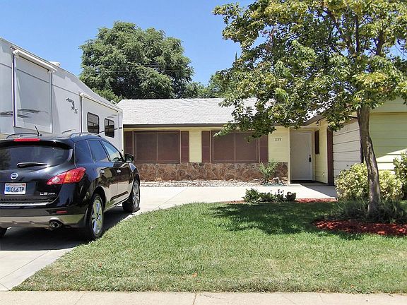 3rd image of 1155 Greenlea Ave