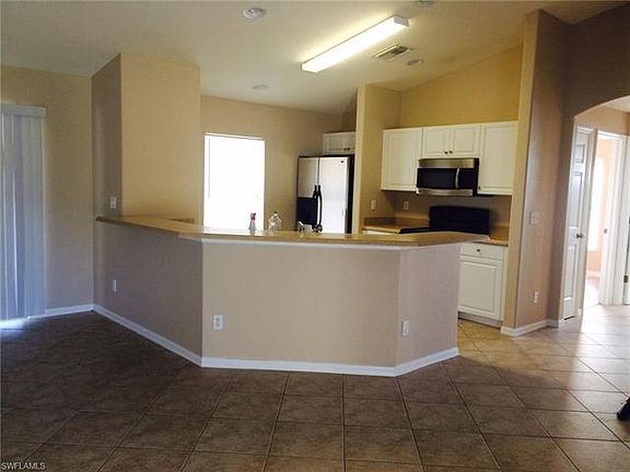 3rd image of 1210 Garibaldi St E