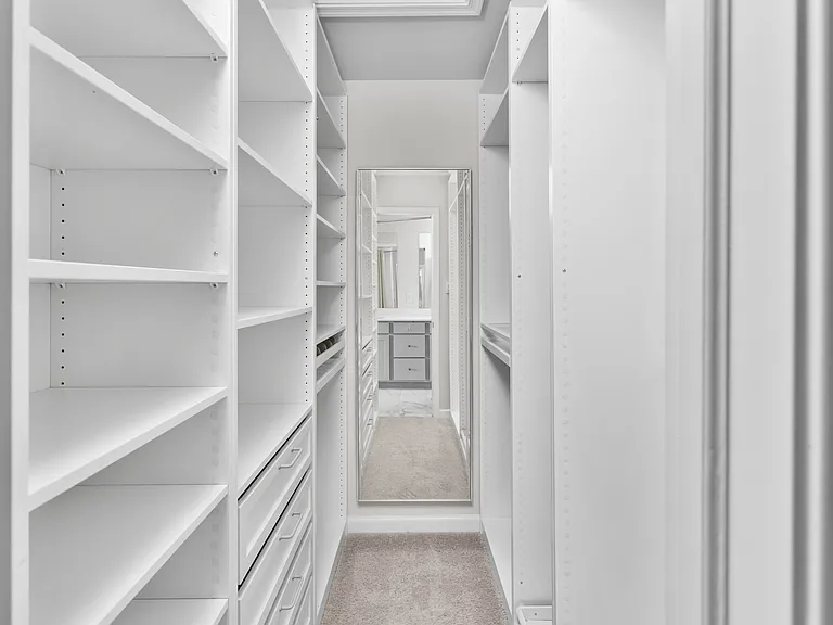 44 Marion Ave — Photo 17