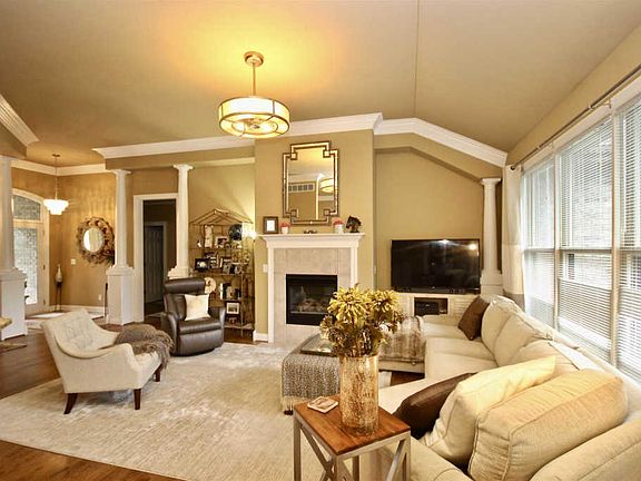 5th image of 892 Keeneland Green Dr