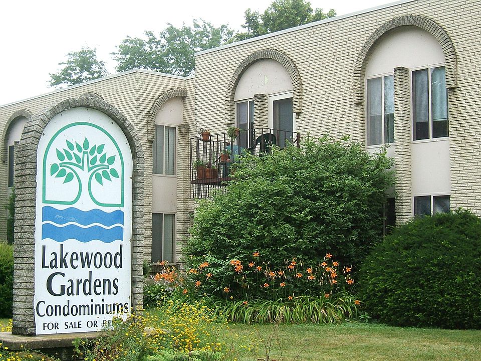 1st image of 155 Lakewood Gardens Cir