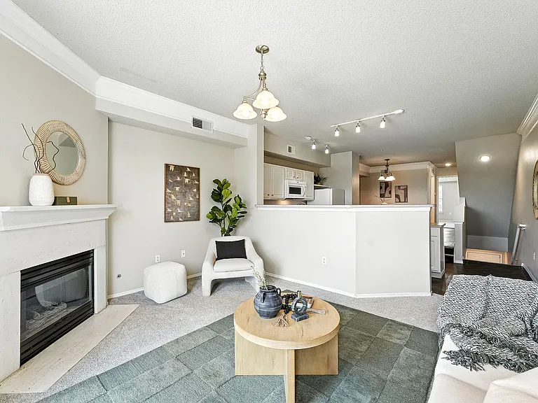 1876 Mallard Dr — Photo 5