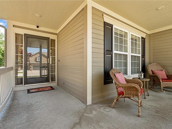 5th image of 2208 NE Janessa Dr