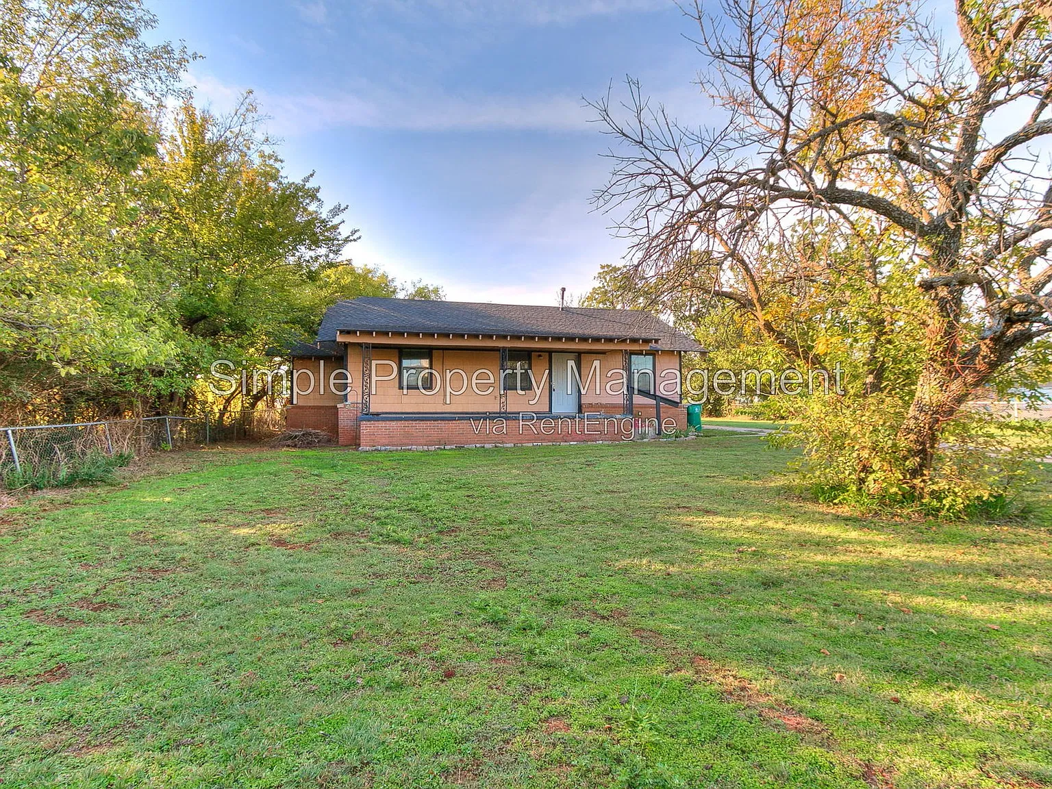 3 bed, 1.0 bath, 1211 sqft, $1,350 — Photo 2