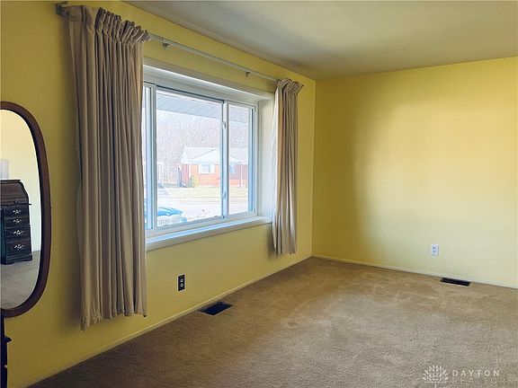4th image of 4544 Highridge Ave