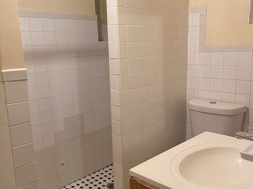 1st image of 1102 E 81st St