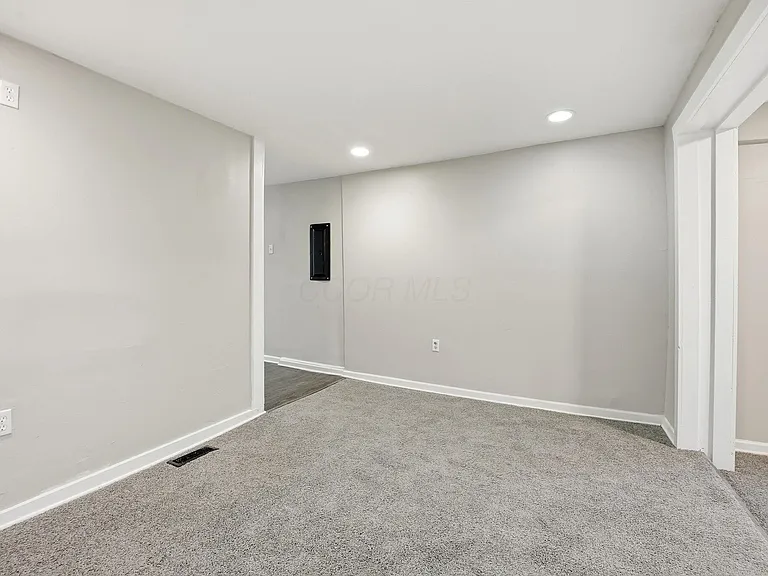 1041 Market St — Photo 3
