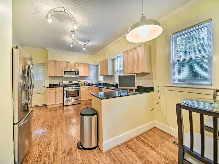 930 Gates Ave #1 — Photo 8