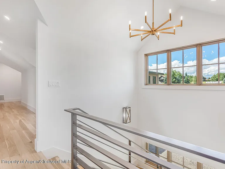 577 Fox Run Dr — Photo 26