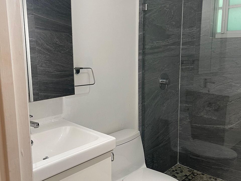 1st image of 2843 Sheridan Ave APT 3