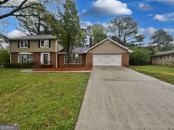 2704 Amberly Way, Snellville, GA 30078