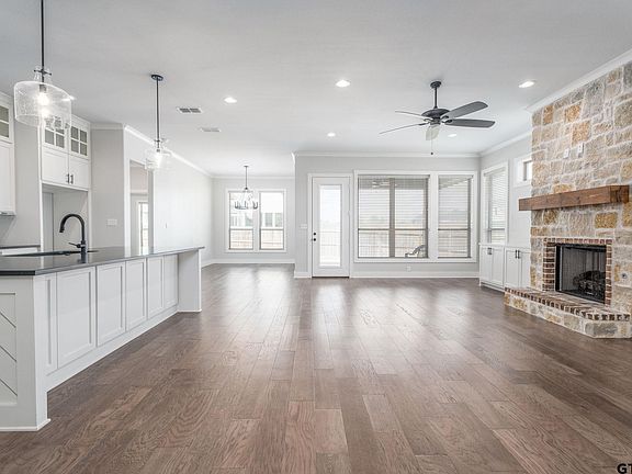 3rd image of 4309 Dry Creek Ct