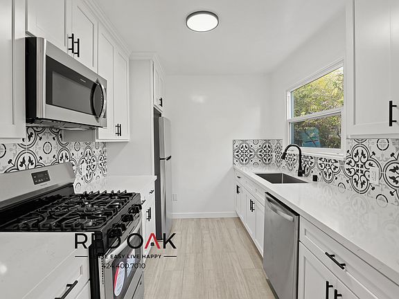 2nd image of 2247 Merton Ave APT 3