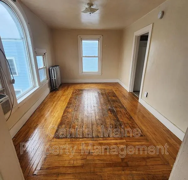 52 Hampshire St #4-2 — Photo 1