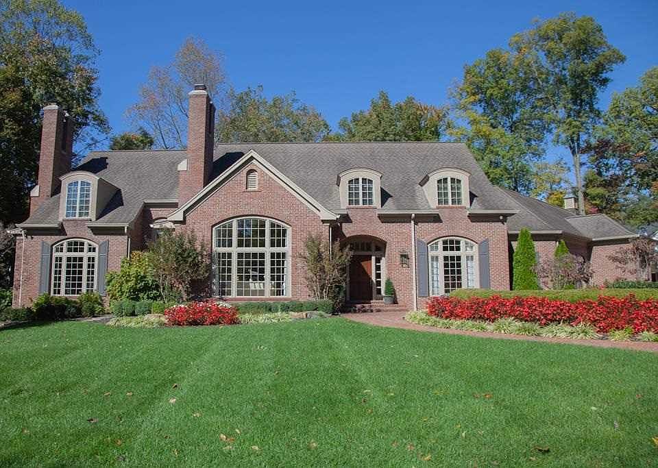 1st image of 825 Windsor Woods Dr