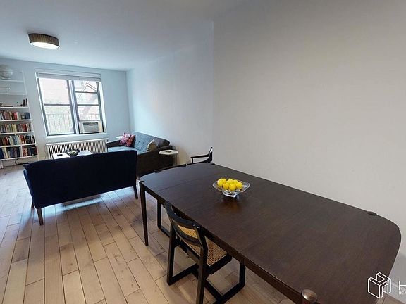 3rd image of 208 W 119th St APT 3C