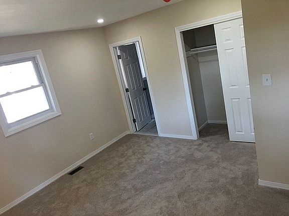 3rd image of 3864 Ann St
