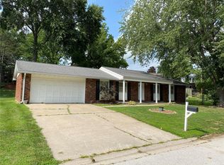 30 Satellite Dr, Hannibal, MO 63401