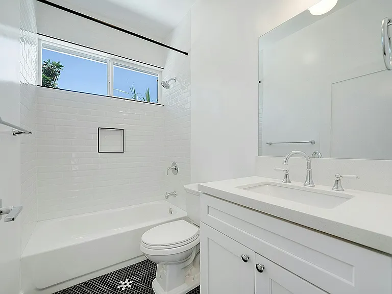 2322 Alta St — Photo 17