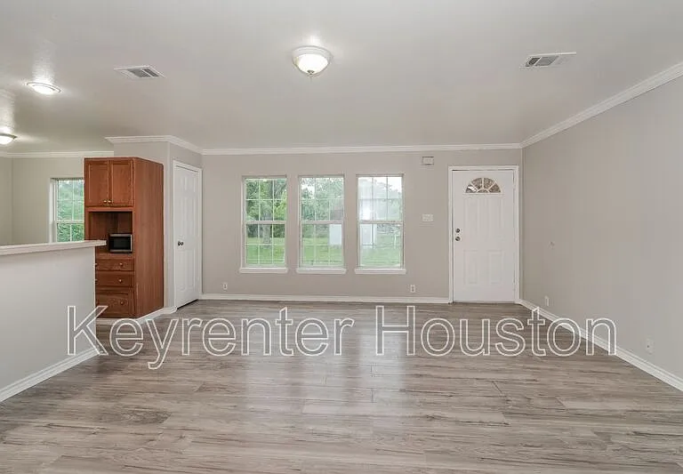 829 Marjorie St #B — Photo 3