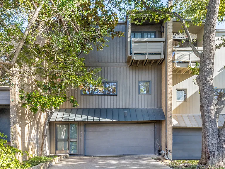 4024 Buena Vista St — Photo 1