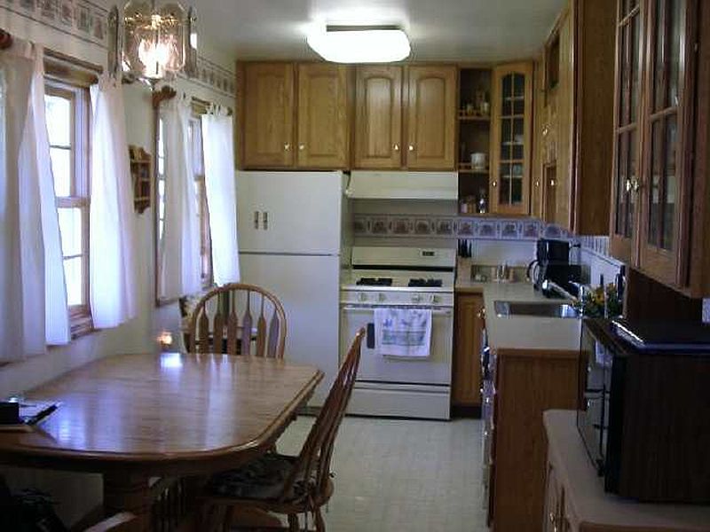 5th image of 38 TERRY Avenue