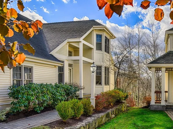 45 Carriage Hill Cir, Southborough, MA 01772