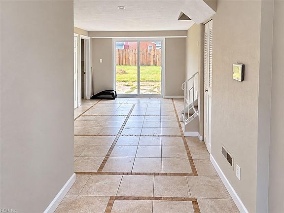 2nd image of 5509 Sandpiper Ln