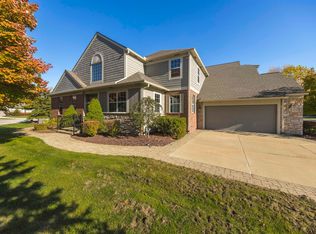 3582 Winding Brook Cir, Rochester, MI 48309